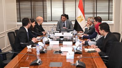 وزير-الصناعة-يبحث-خطط-تعزيز-استثمارات-“لوريال-لمستحضرات-التجميل”-في-مصر