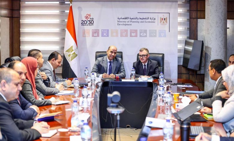 وزير-التخطيط:-توجيه-الاستثمارات-العامة-إلى-القطاعات-الإنتاجية-لتوفير-فرص-عمل