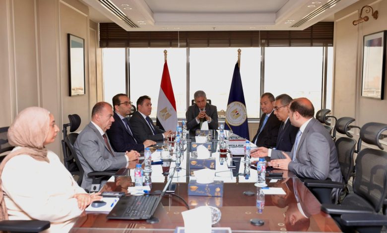 وزير-السياحة-يتابع-مستجدات-إطلاق-منظومة-مدفوعات-الشركات-cps-وتطوير-منصة-“رحلة”