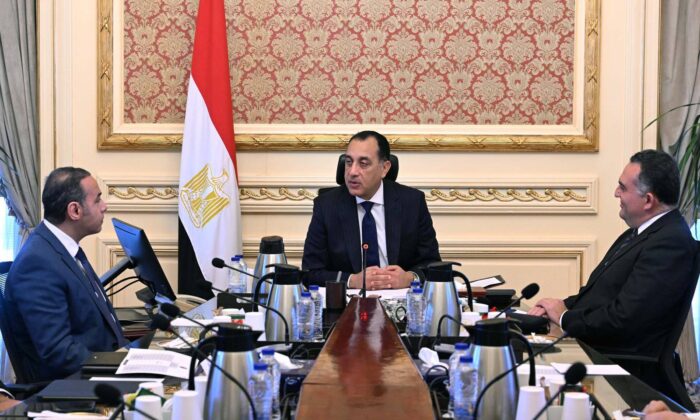 مدبولي-يوجه-بسرعة-إصدار-تشريعات-سوق-المال-وقيد-الشركات-الحكومية-بالبورصة