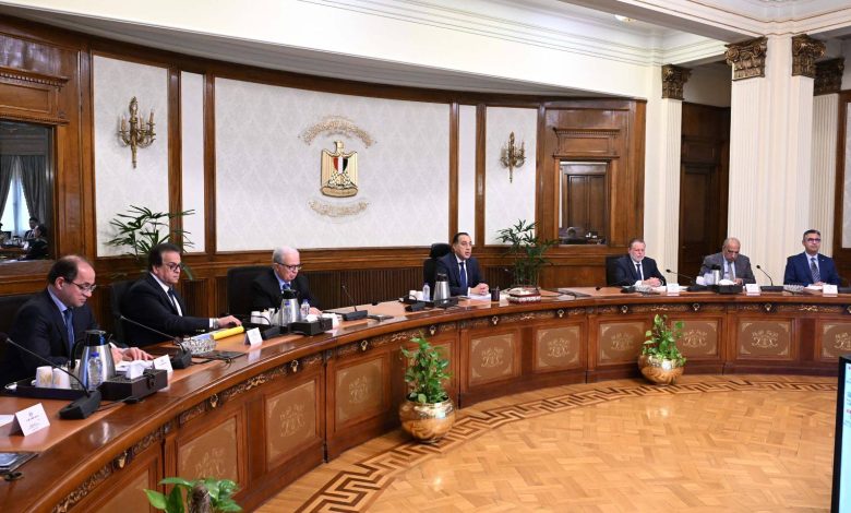 الحكومة-توقف-العمل-بقرار-غلق-المحال-التجارية-والعودة-للمواعيد-الطبيعية