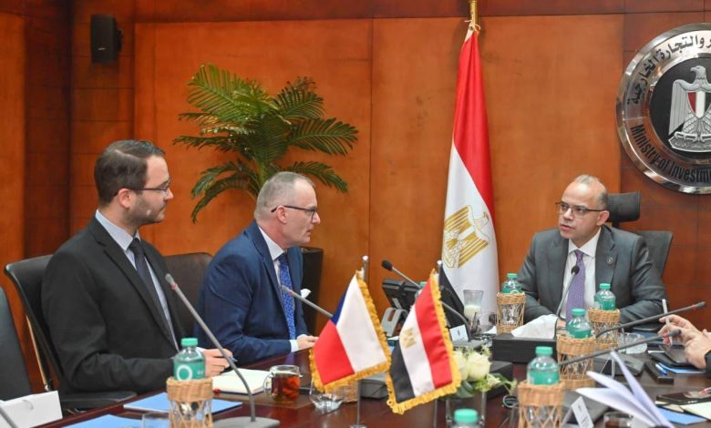 الحكومة-تسعى-لجذب-صناديق-الاستثمار-والمعاشات-التشيكية-للسوق-المصرية