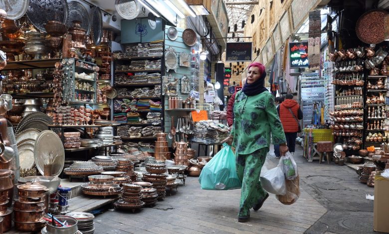 الاقتصاد-الإيراني-يواجه-ضغوطًا-حادة-مع-تفاقم-التضخم-وارتفاع-نسب-البطالة