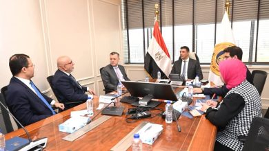 وزير-الصناعة-يبحث-مع-بنك-أبوظبي-الأول-مصر-سبل-تمويل-المشروعات-الصناعية