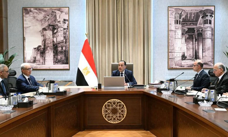 رئيس-الوزراء-يتابع-موقف-طرح-عدد-من-الشركات-الحكومية-في-البورصة