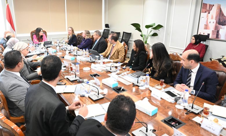 وزيرة-الإسكان-تستقبل-وفدًا-من-البنك-الدولي-لبحث-تعزيز-أوجه-التعاون-ومناقشة-ملفات-العمل-المشتركة