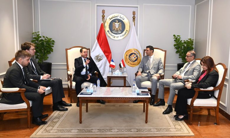 مصر-وفرنسا-تبحثان-تعزيز-التعاون-الصناعي